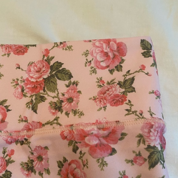 LoveShackFancy x Bandier Biker Shorts - Picture 2 of 5